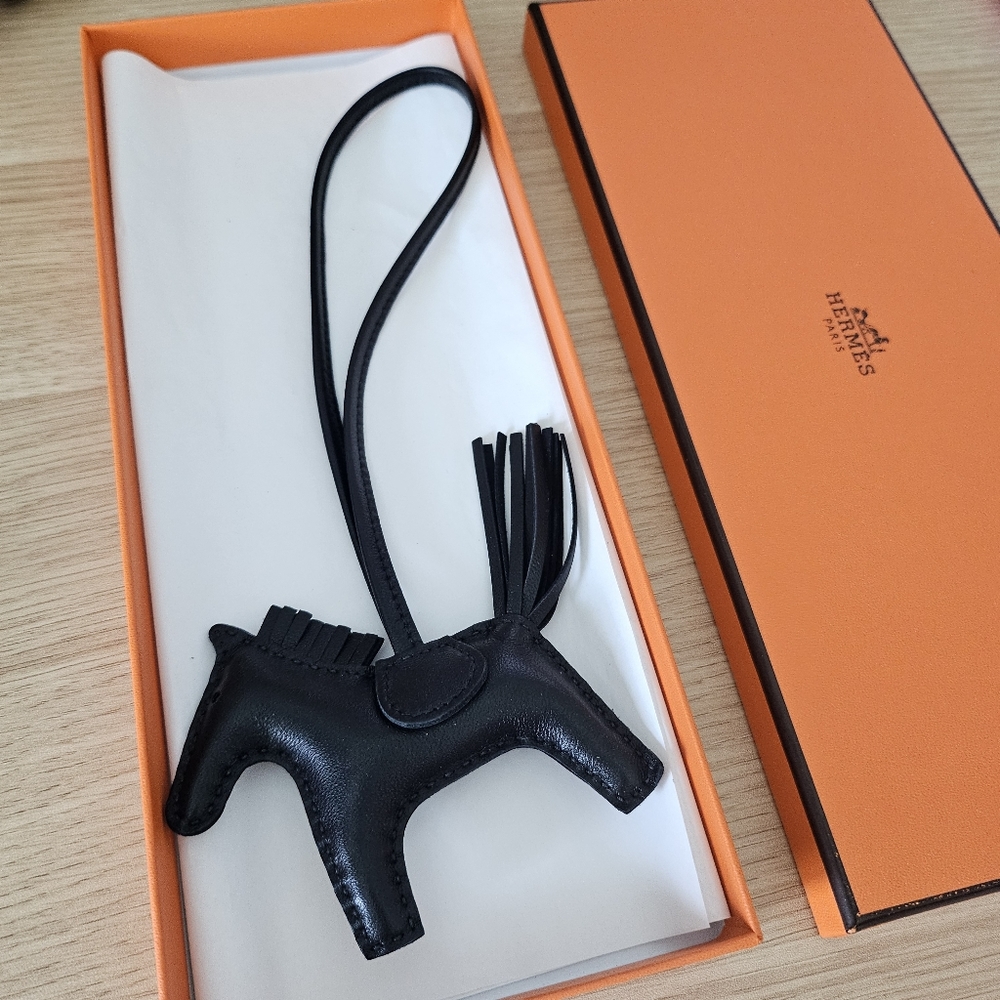HERMES Milo Lambskin Grigri Rodeo Horse Bag Charm PM So Black